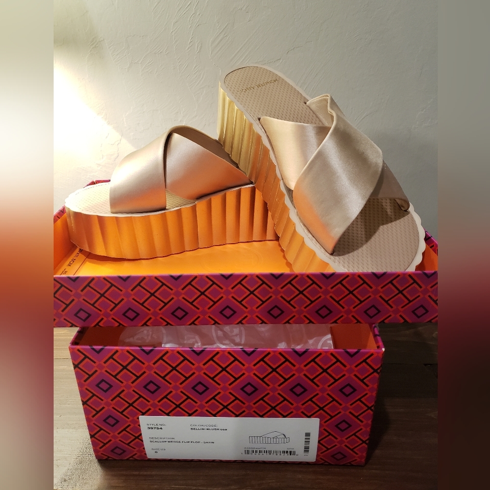 Tory Burch Scallop Wedge Flip Flop - Bellini Blush